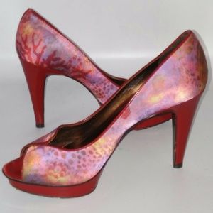 Carlos Santana 7 Pumps Peep Toe Heels Red Multi